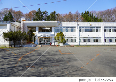 鵡川町立二宮小学校（廃校） 101357253