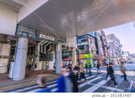 日本の東京都市景観 東急電鉄 都立大学駅などを望む 日本の東京都市景観 東急電鉄 都立大学駅などを望む 101361487