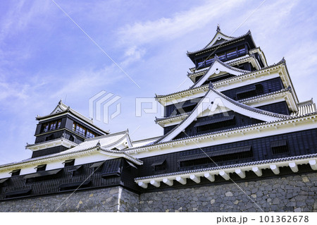 順調に復旧工事が進む熊本城  美しい姿に復活した天守閣（2023年4月1日撮影） 101362678