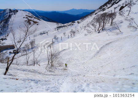(群馬県)残雪期の谷川岳・天神平 (群馬県)残雪期の谷川岳・天神平 101363254