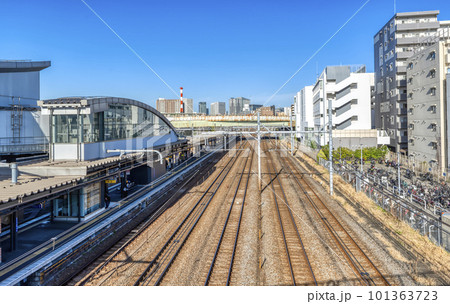 横浜の都市風景　西横浜駅 101363723