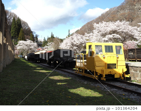 満開の桜と旧太子駅 満開の桜と旧太子駅 101364204