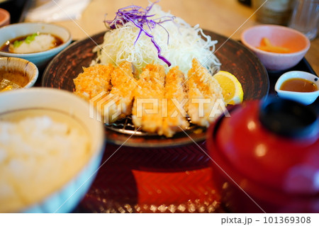 おいしいトンカツ定食 おいしいトンカツ定食 101369308