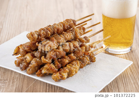 博多名物の鶏皮 101372225