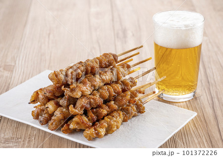 博多名物の鶏皮 101372226