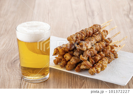 博多名物の鶏皮 101372227