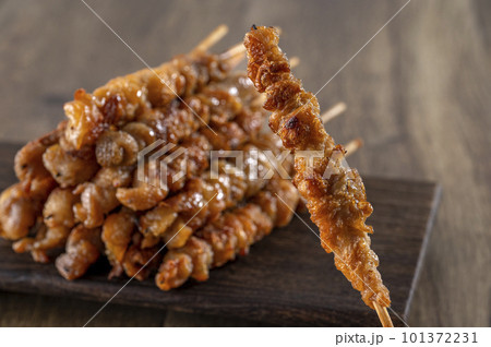 博多名物の鶏皮 博多名物の鶏皮 101372231