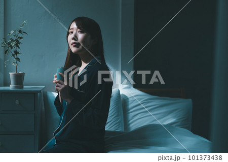 The bedroom. 101373438