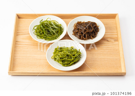 めかぶともずくと切り昆布 めかぶともずくと切り昆布 101374196