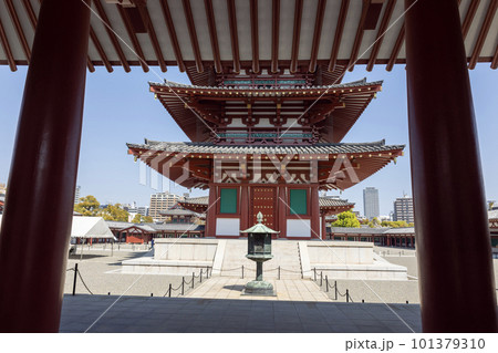 大阪・四天王寺の中門から見える五重塔(2023年4月4日撮影) 大阪・四天王寺の中門から見える五重塔(2023年4月4日撮影) 101379310