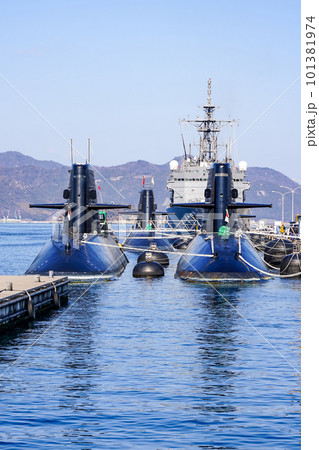 晴れ渡ったアレイからすこじま 潜水艦桟橋(広島県呉市) 晴れ渡ったアレイからすこじま 潜水艦桟橋(広島県呉市) 101381974
