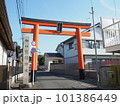鳥居のある風景 101386449
