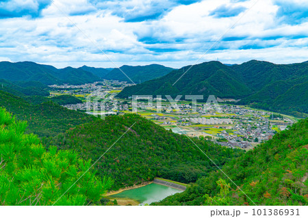 涸沢峰から見た吉永町方面　岡山県和気郡和気町 101386931