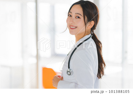 女性医師 女性医師 101388105
