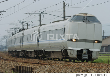 北陸本線 西高岡ー高岡 JR西日本 681系 T07編成(金沢) サンダーバード 北陸本線 西高岡ー高岡 JR西日本 681系 T07編成(金沢) サンダーバード 101389019