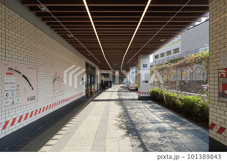 【東京都】東横線跡に建つ渋谷ブリッジ 【東京都】東横線跡に建つ渋谷ブリッジ 101389843