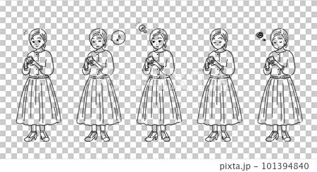 スマホを見る女性1白黒セット スマホを見る女性1白黒セット 101394840
