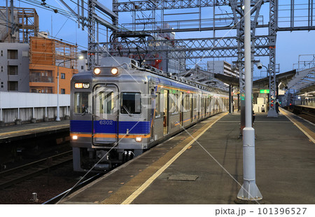 南海新今宮駅　高野線の電車 101396527