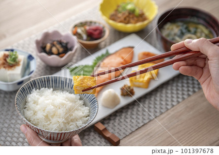 美味しそうな和風朝食 健康的な朝食 美味しそうな和風朝食 健康的な朝食 101397678