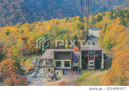 31 Oct 2013 double decker ropeway, The ropeway in Shinhotaka mountain 31 Oct 2013 double decker ropeway, The ropeway in Shinhotaka mountain 101400437
