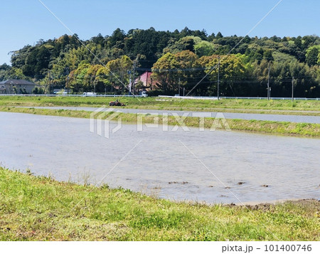 田舎の田植え風景 田舎の田植え風景 101400746
