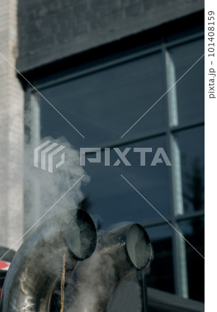 ventilate vacuum odor and smoke from the kitchen ventilate vacuum odor and smoke from the kitchen 101408159