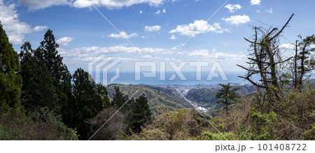 神峰山山頂から日立市を俯瞰する（パノラマ） 101408722