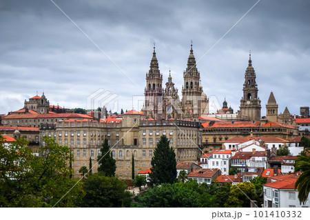 Alameda park and city view, Santiago de Compostela, Galicia, Spain 101410332