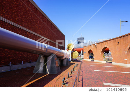 晴れ渡った大和波止場から「てつのくじら」こと潜水艦あきしお 晴れ渡った大和波止場から「てつのくじら」こと潜水艦あきしお 101410696