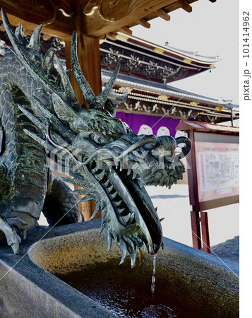 西本願寺、東本願寺、浄土真宗,真宗大谷派、本山、真宗本廟