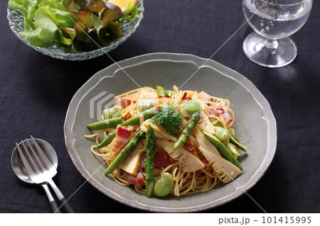 春野菜の和風パスタ　国産アスパラベーコンパスタ　たけのこパスタ　 101415995