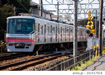 【名鉄小牧線】味鋺駅へ到着する普通列車 【名鉄小牧線】味鋺駅へ到着する普通列車 101417818
