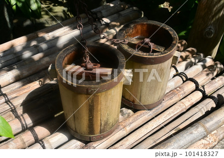 寺田屋(京都府伏見の船宿)と維新当時の井戸 寺田屋(京都府伏見の船宿)と維新当時の井戸 101418327
