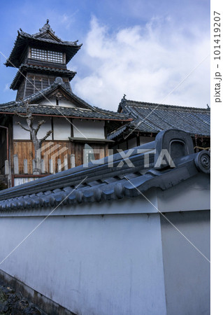 江戸時代織田藩の城下に時間を知らせる鐘を叩いた太鼓櫓・丹波市柏原町 101419207