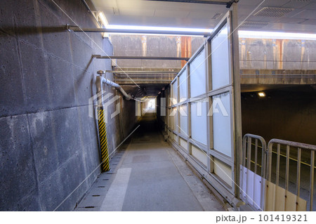 道路下　アンダーパス　通路 101419321