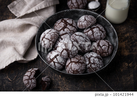 Chocolate crinkle cookies with cracked 101421944
