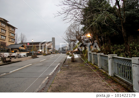 金澤湯涌温泉 湯の出旅館 百楽荘 方面 奥は金沢湯涌江戸村 金澤湯涌温泉 湯の出旅館 百楽荘 方面 奥は金沢湯涌江戸村 101422179