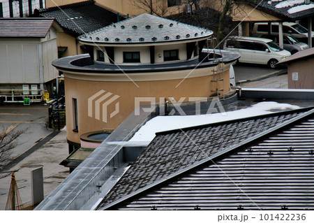 金澤湯涌温泉　夢二の歩いた道から白鷺の足湯　金澤湯涌夢二館方面を望む 101422236