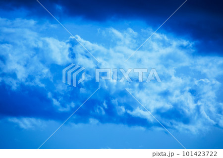成長する雨雲 101423722
