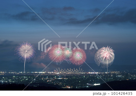 長岡まつり大花火大会。夕暮れのオープニング。 101426435