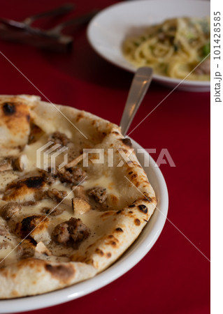 イタリアン ランチ ピザとパスタ サルシッチャ イタリアン ランチ ピザとパスタ サルシッチャ 101428585