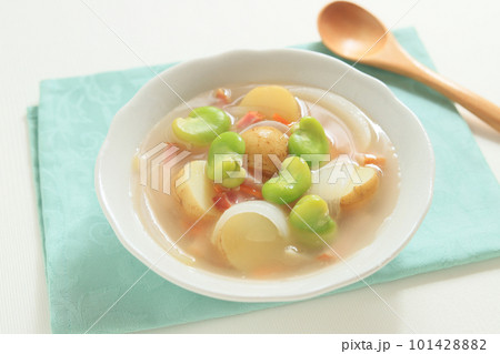 春の味、そら豆と野菜のスープ 春の味、そら豆と野菜のスープ 101428882