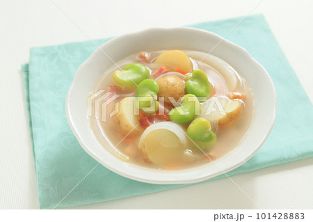 春の味、そら豆と野菜のスープ 春の味、そら豆と野菜のスープ 101428883