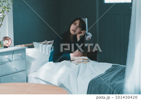 The bedroom. 101430420