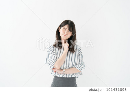悩む女性 カジュアル 悩む女性 カジュアル 101431093