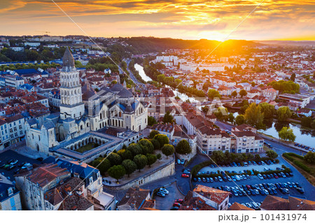 View of french city Perigueux at dawn 101431974