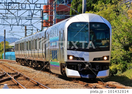 【JR四国・JR西日本】5000系+223系「マリンライナー」(瀬戸大橋線:鴨川駅) 【JR四国・JR西日本】5000系+223系「マリンライナー」(瀬戸大橋線:鴨川駅) 101432814