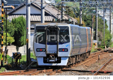 【JR四国】 8000系「いしづち」(予讃線:鴨川駅) 【JR四国】 8000系「いしづち」(予讃線:鴨川駅) 101432936