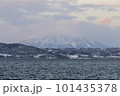 lake, snowy mountain 101435378
