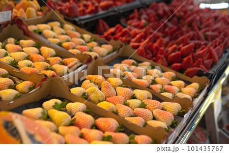 Pink Strawberry on the farmers market stall 101435767